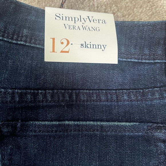 Vera Wang Blue Jeans - Picture 2 of 4